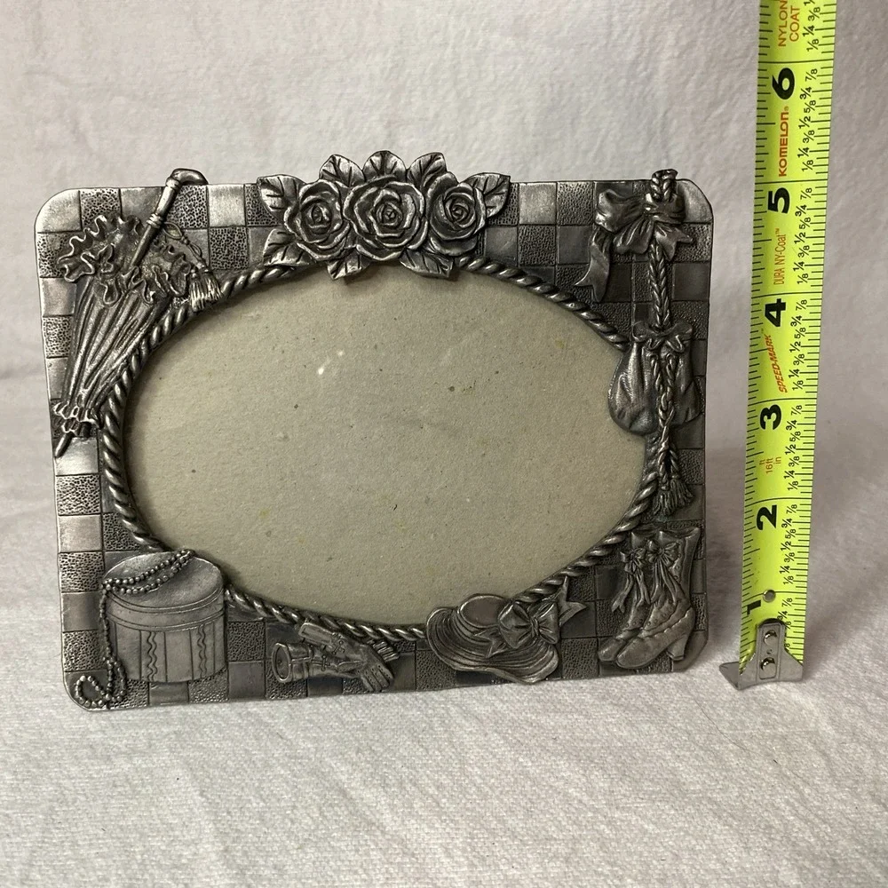 Pewter Picture Frame With Ladies Accessories 4‎ X 6 Inches
